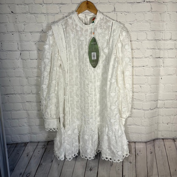FARM Rio Dresses & Skirts - Farm Rio Off-White 3D Flower Pleated Mini Dress 312366 NWT Small